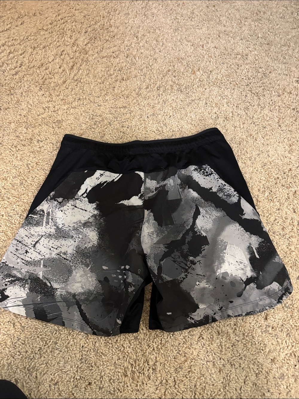 Reebok Black & Gray Abstract Training Shorts - Picture 2 of 2